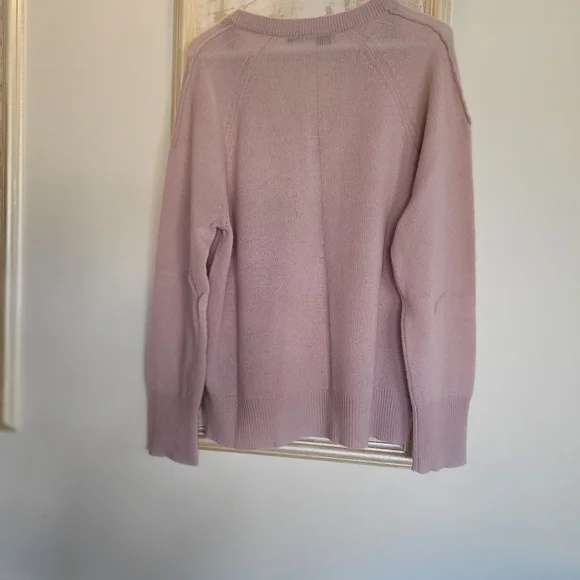 360 Cashmere Women's V-Neck Sweater in Soft Pink - Picture 3 of 4